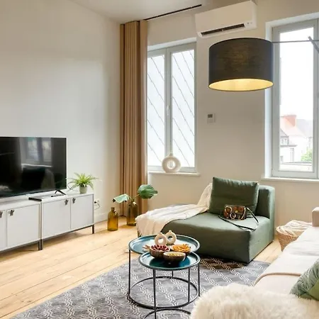 Spacious & Luminous Gem In Historic Ghent Building Buitenkant foto