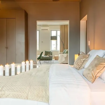 Spacious & Luminous Gem In Historic Ghent Building Buitenkant foto