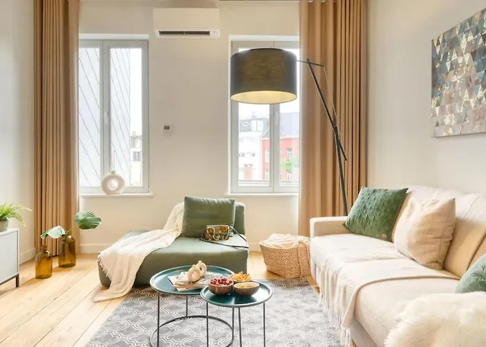 Spacious & Luminous Gem In Historic Ghent Building