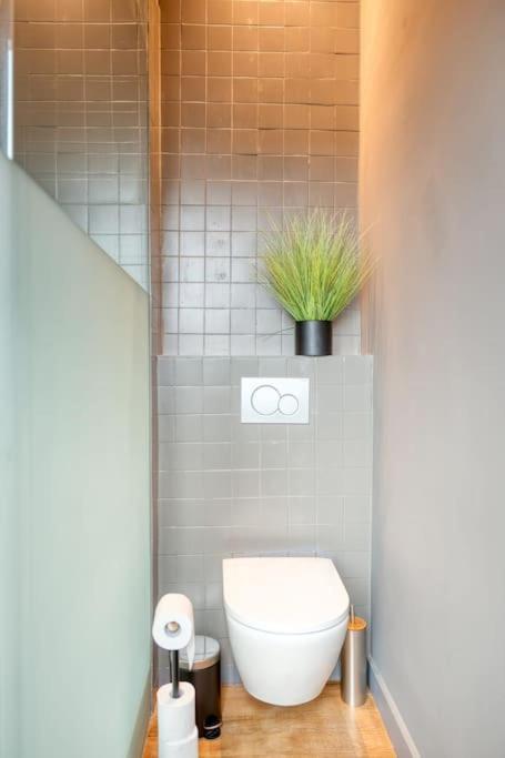 Apartment Spacious & Luminous Gem In Historic Building