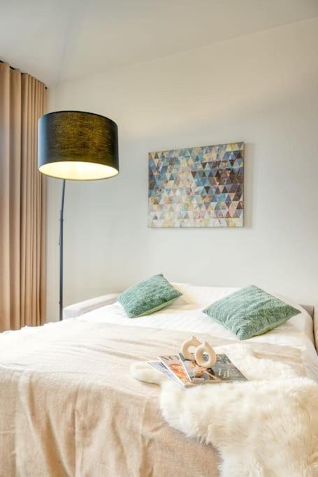 Spacious & Luminous Gem In Historic Building Apartment *