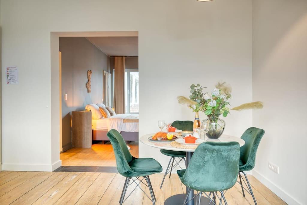 Spacious & Luminous Gem In Historic Building *