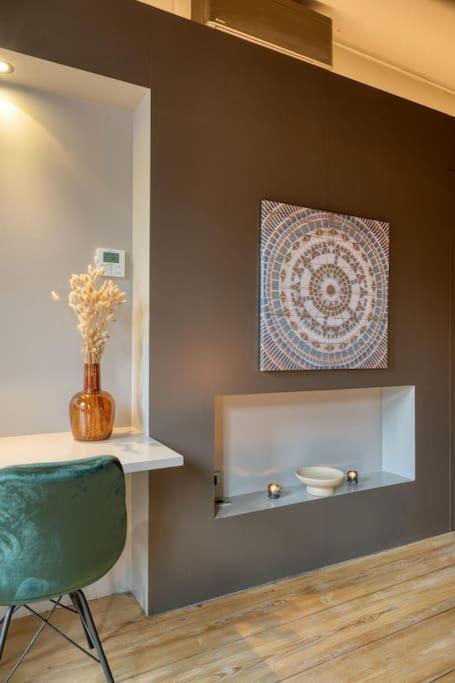 Spacious & Luminous Gem In Historic Building