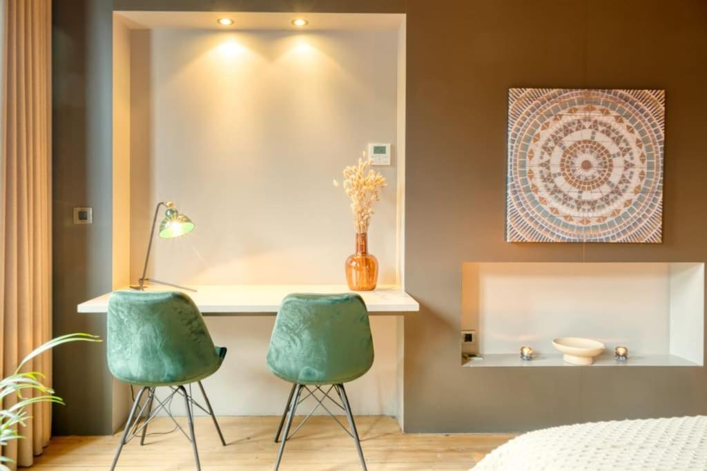 Apartment Spacious & Luminous Gem In Historic Building
