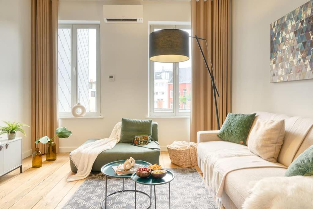 Apartment Spacious & Luminous Gem In Historic Building *