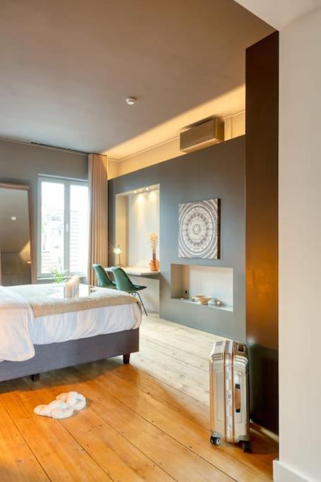 Spacious & Luminous Gem In Historic Building